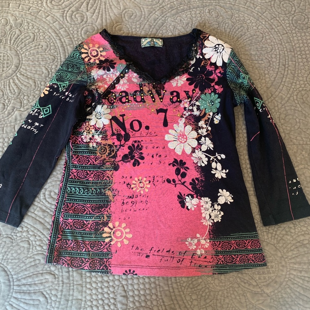 Extra small Vanilla Sugar half shelve shirt.